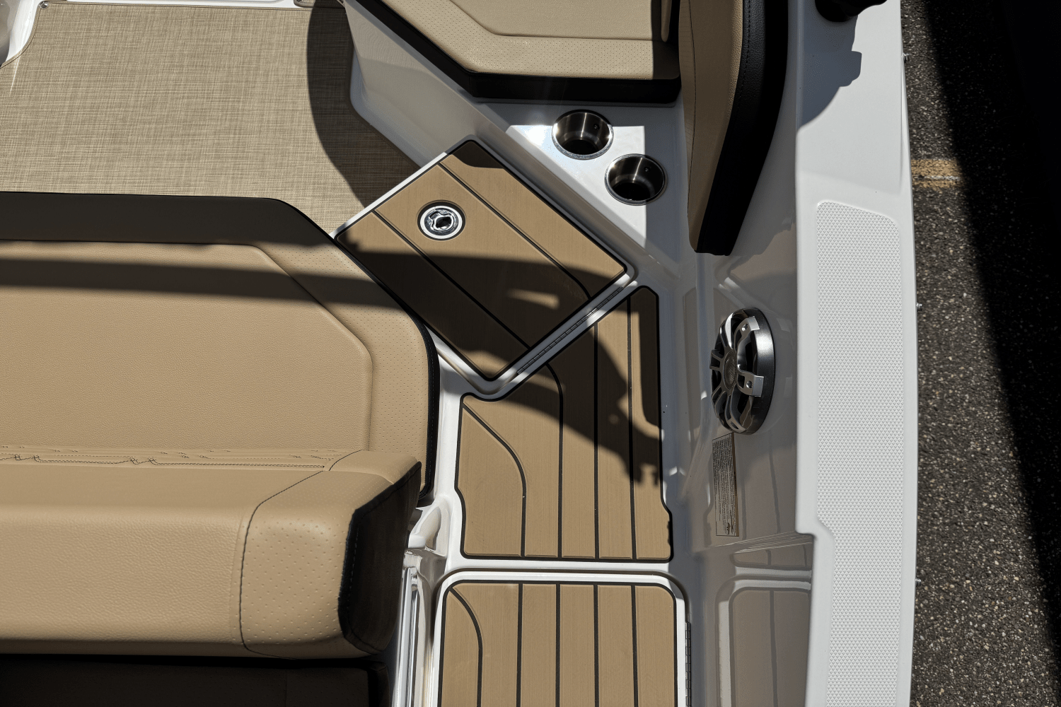 2025 Sea Ray SPX 210 Image Thumbnail #9