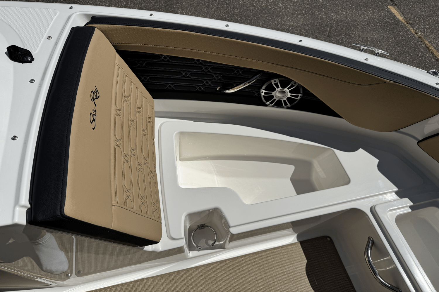 2025 Sea Ray SPX 210 Image Thumbnail #38