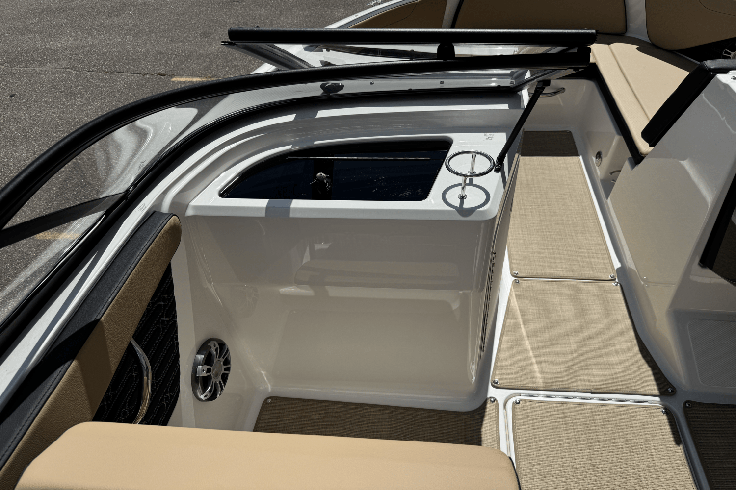 2025 Sea Ray SPX 210 Image Thumbnail #25
