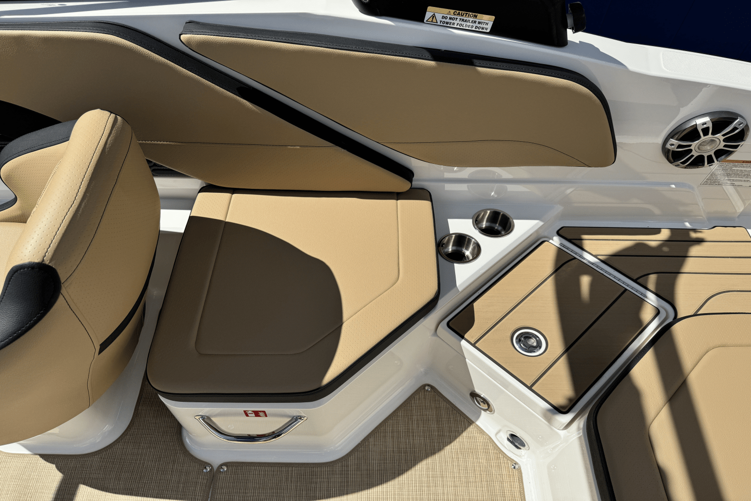 2025 Sea Ray SPX 210 Image Thumbnail #12