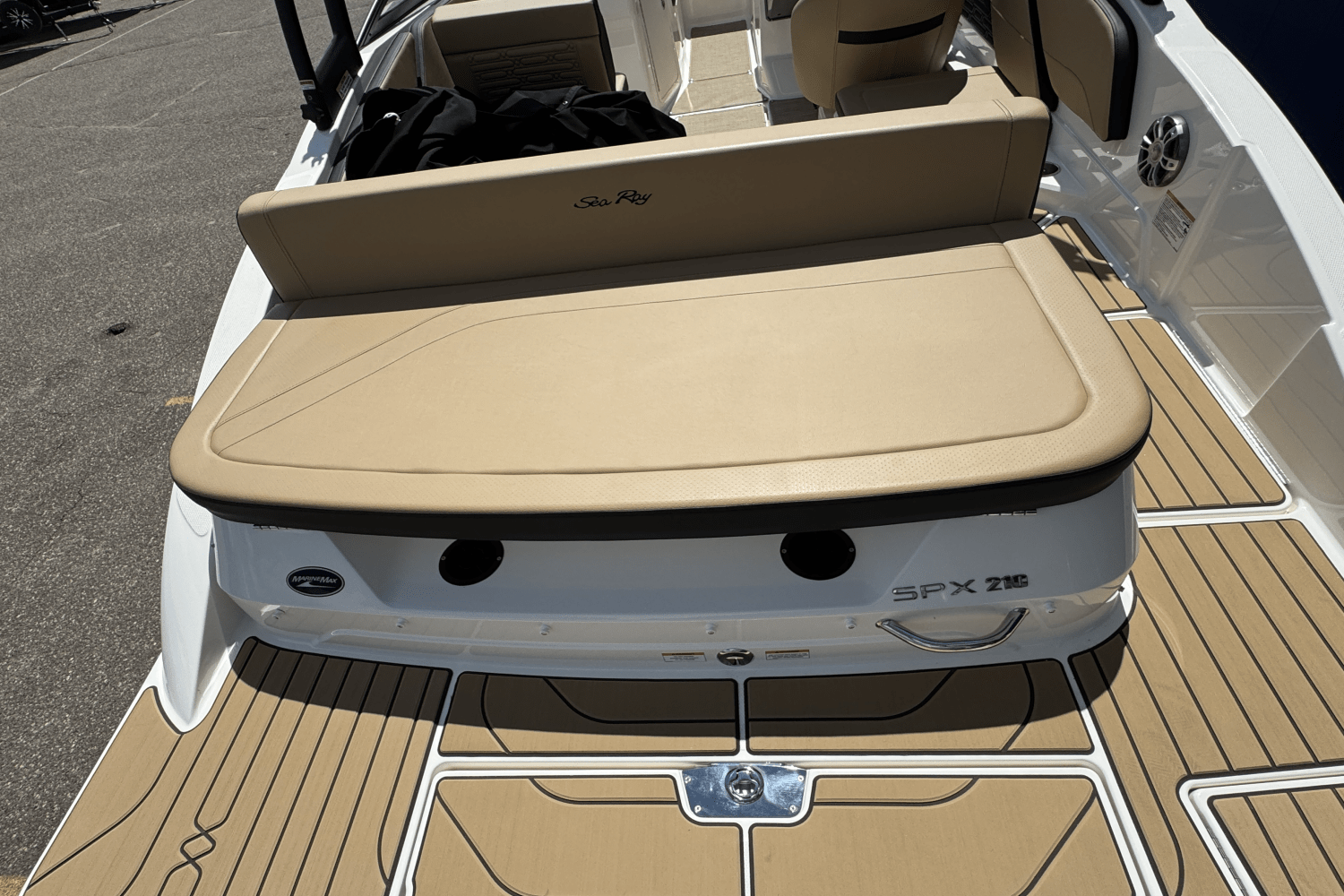 2025 Sea Ray SPX 210 Image Thumbnail #6