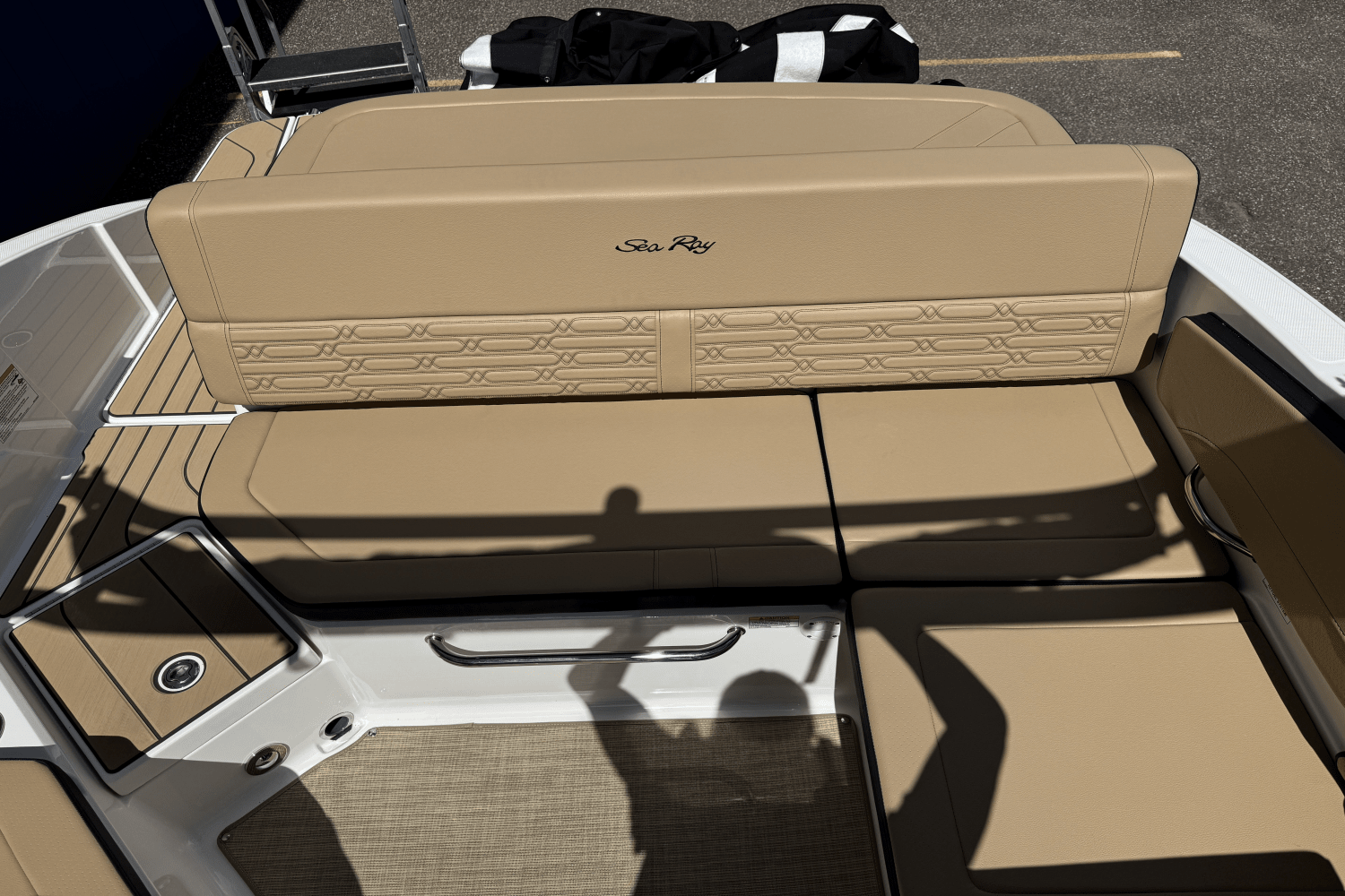 2025 Sea Ray SPX 210 Image Thumbnail #14