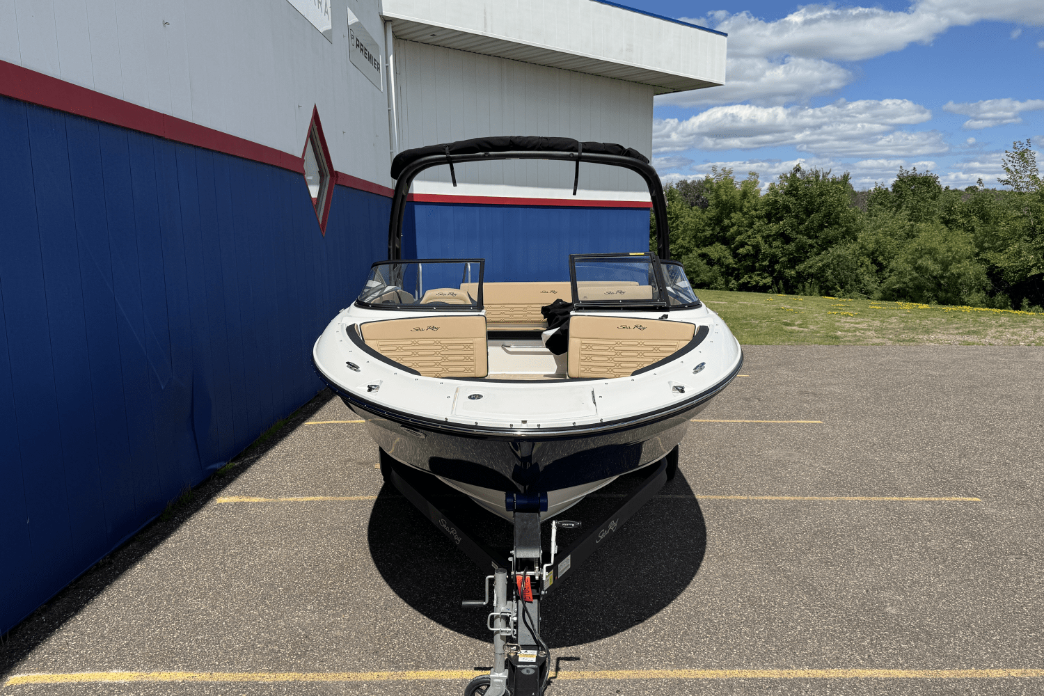 2025 Sea Ray SPX 210 Image Thumbnail #1
