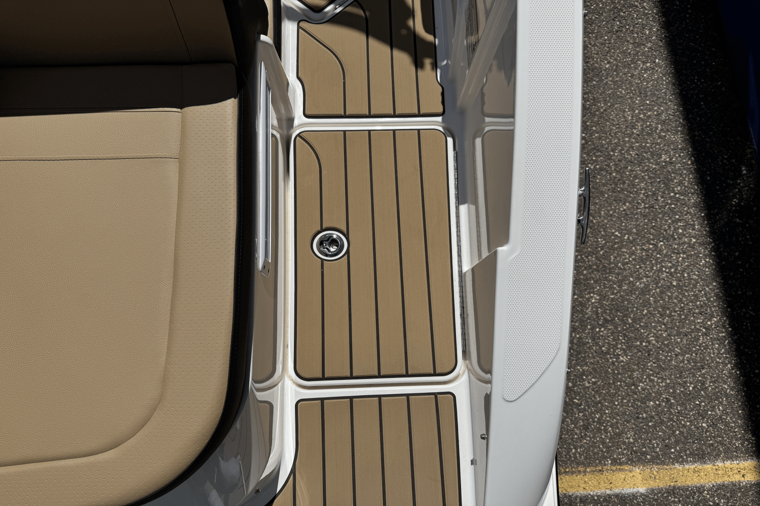 2025 Sea Ray SPX 210 Image Thumbnail #7