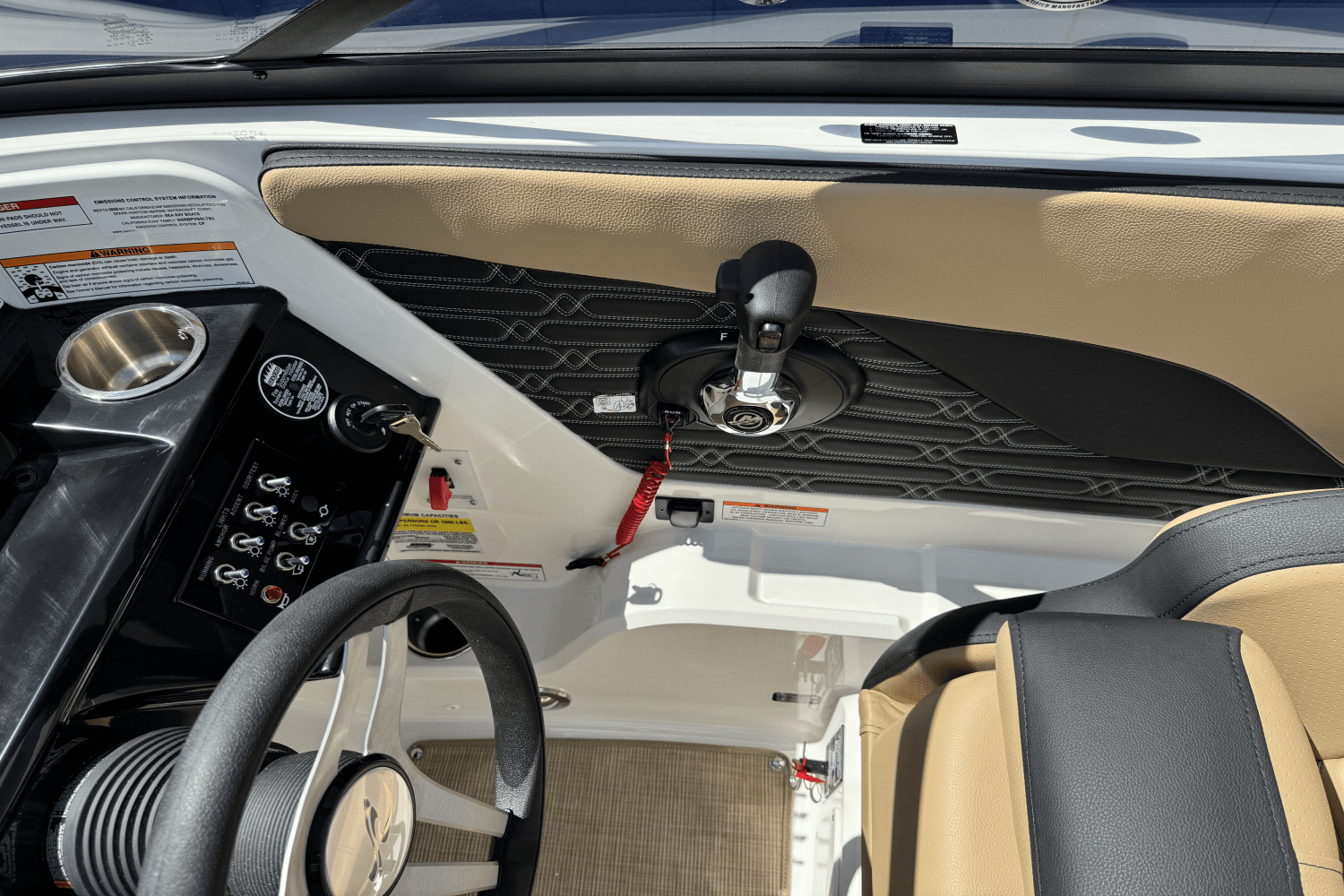 2025 Sea Ray SPX 210 Image Thumbnail #31