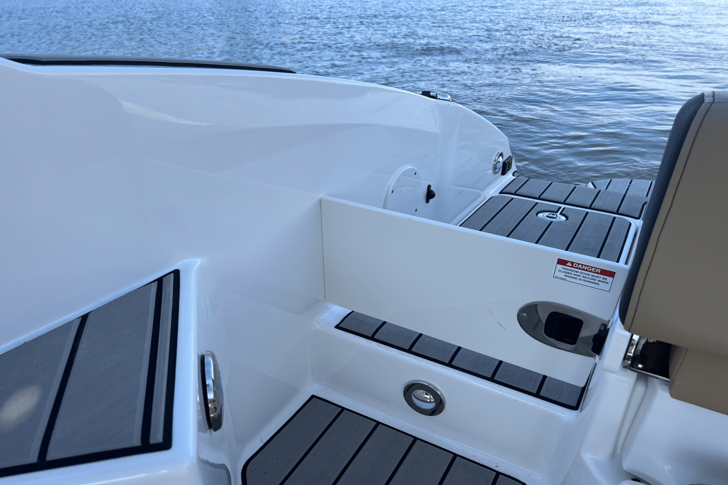 2025 Sea Ray SDX 270 Image Thumbnail #16
