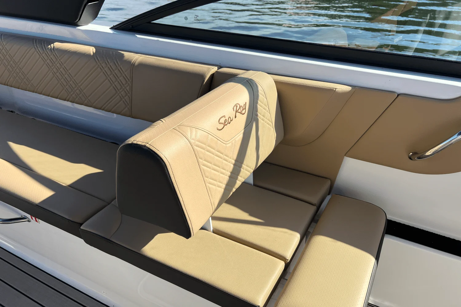 2025 Sea Ray SDX 270 Image Thumbnail #12