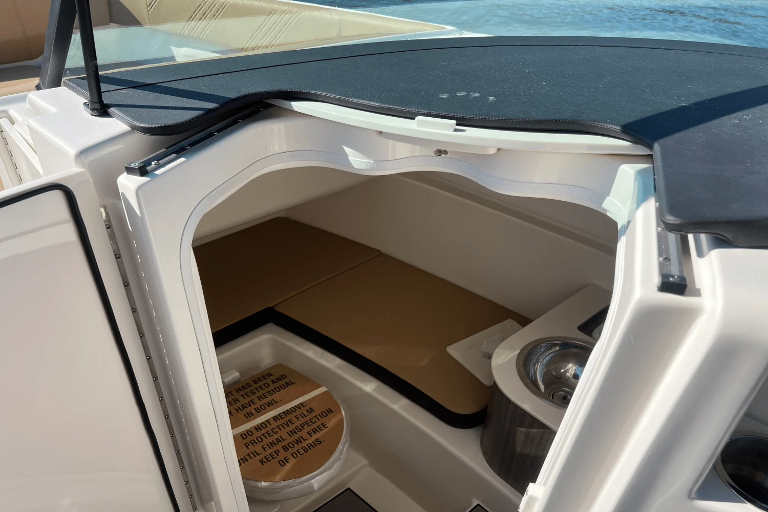 2025 Sea Ray SDX 270 Image Thumbnail #25