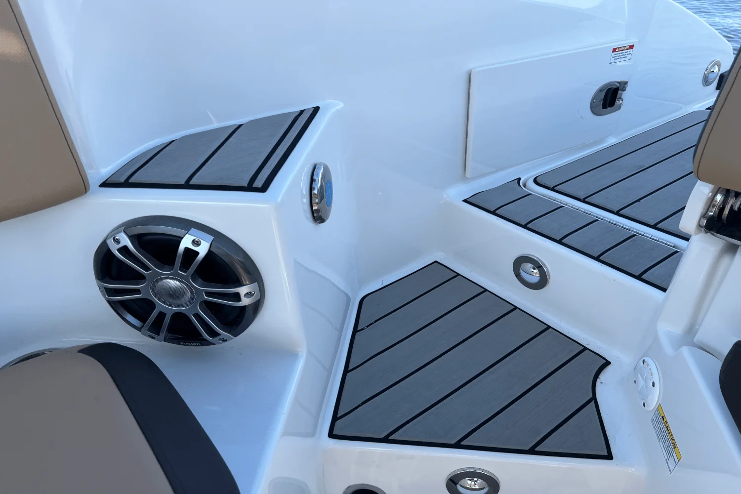 2025 Sea Ray SDX 270 Image Thumbnail #15