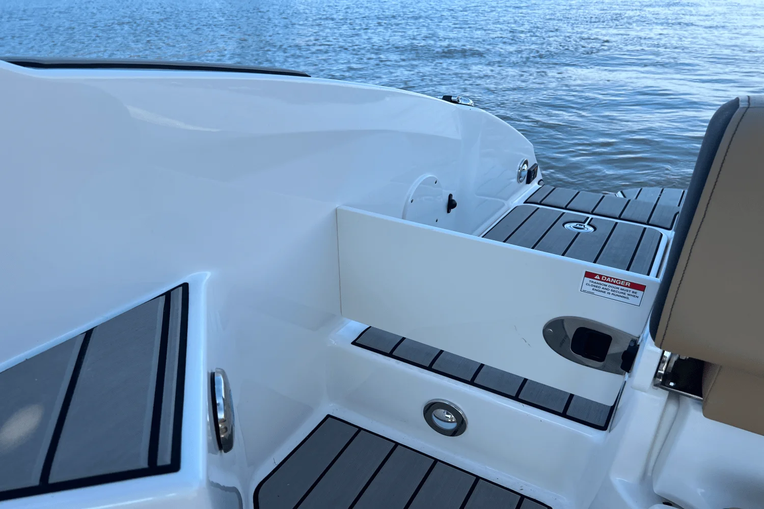 2025 Sea Ray SDX 270 Image Thumbnail #16