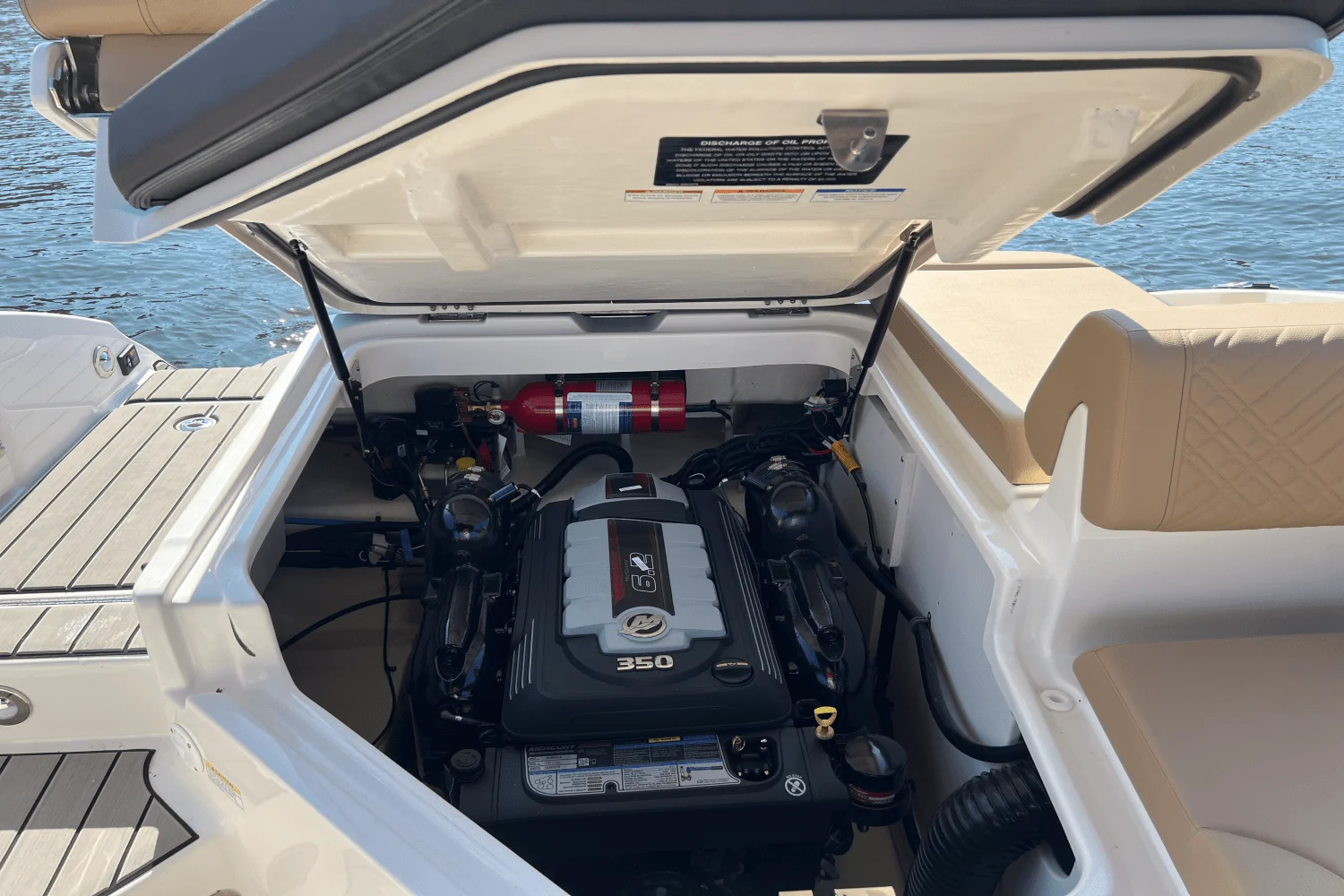 2025 Sea Ray SDX 270 Image Thumbnail #31