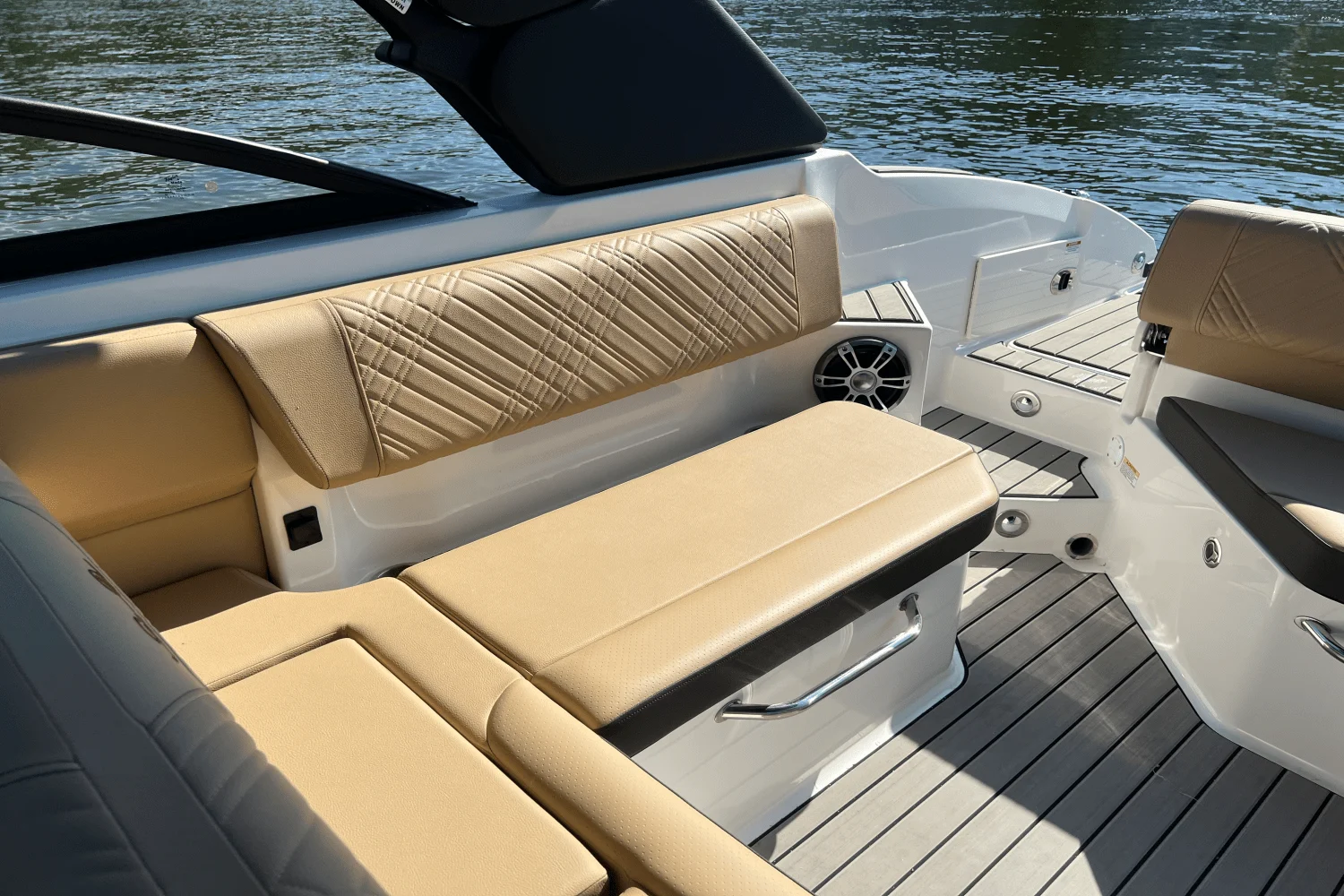 2025 Sea Ray SDX 270 Image Thumbnail #29