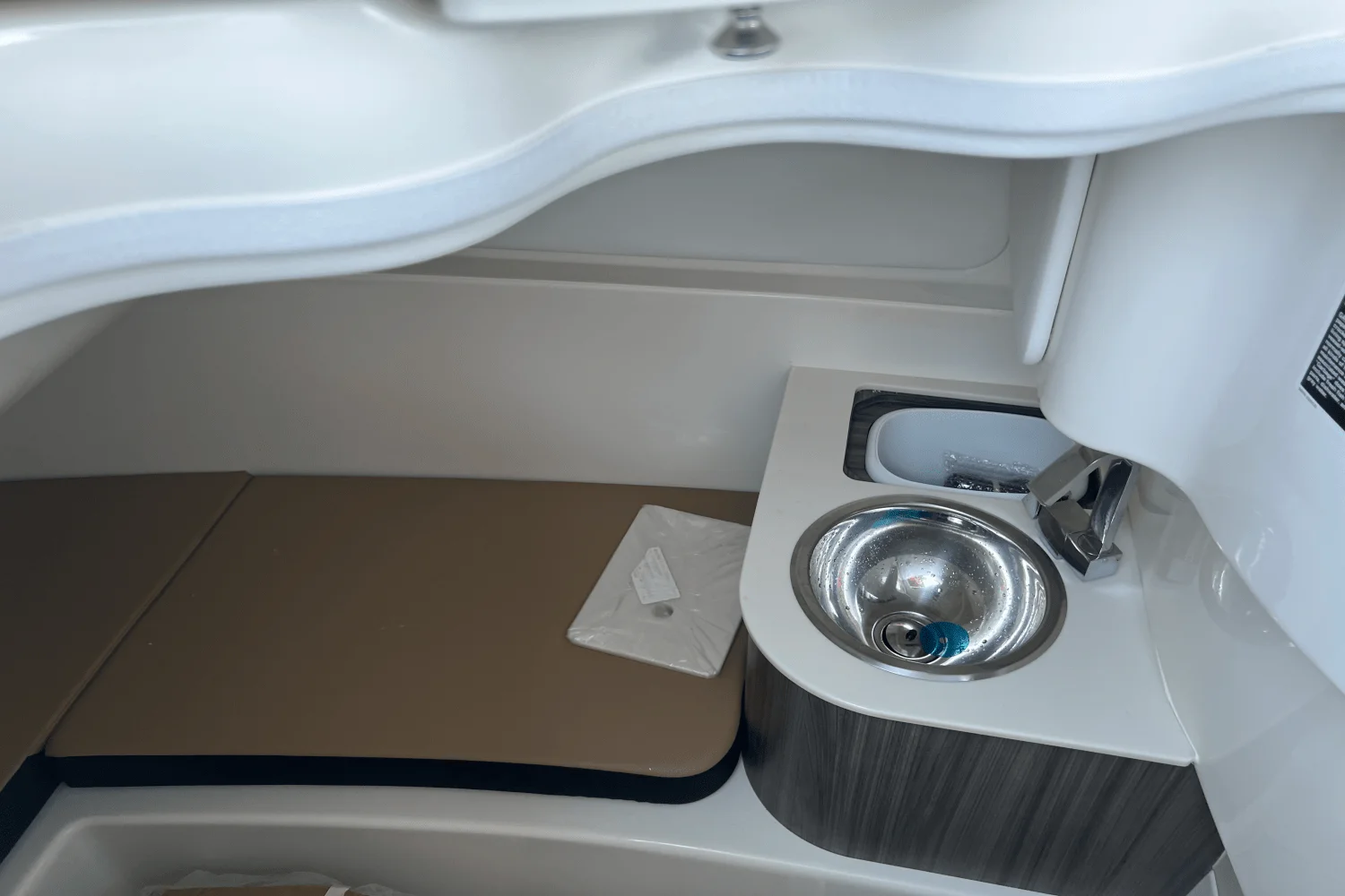 2025 Sea Ray SDX 270 Image Thumbnail #27