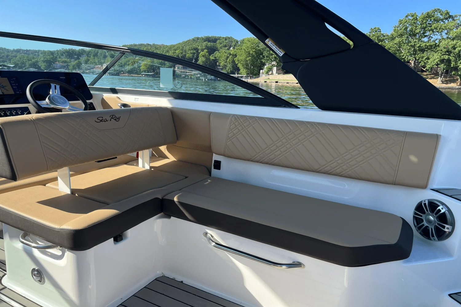 2025 Sea Ray SDX 270 Image Thumbnail #14