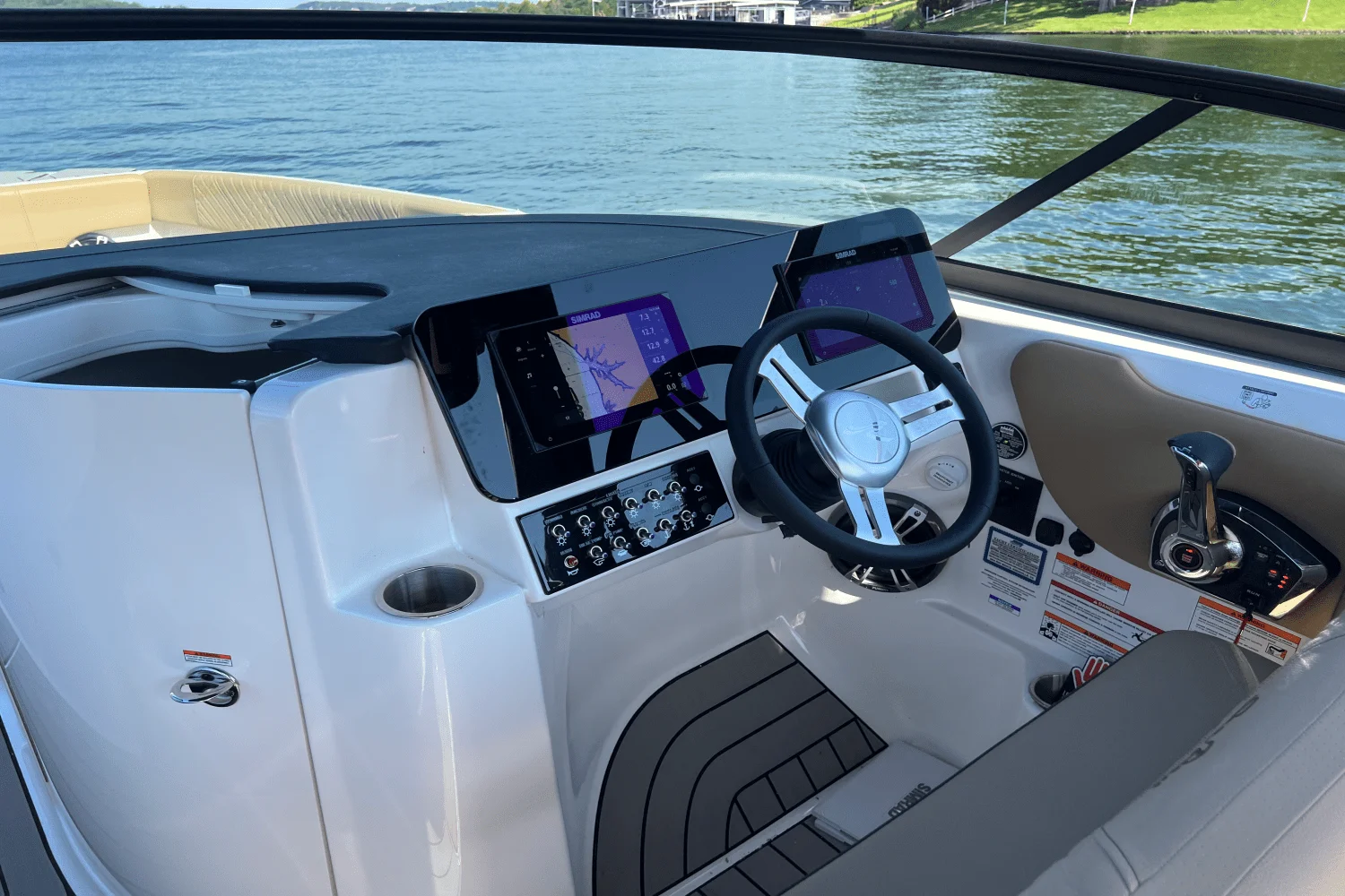 2025 Sea Ray SDX 270 Image Thumbnail #9