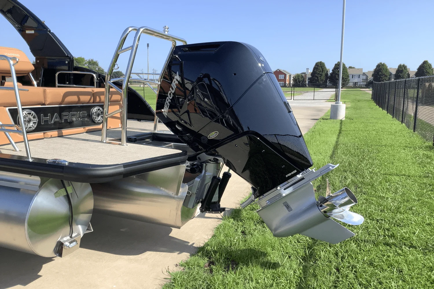 2026 Harris Grand Mariner 250 Image Thumbnail #8