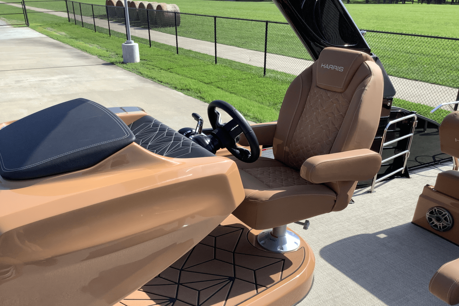 2026 Harris Grand Mariner 250 Image Thumbnail #15