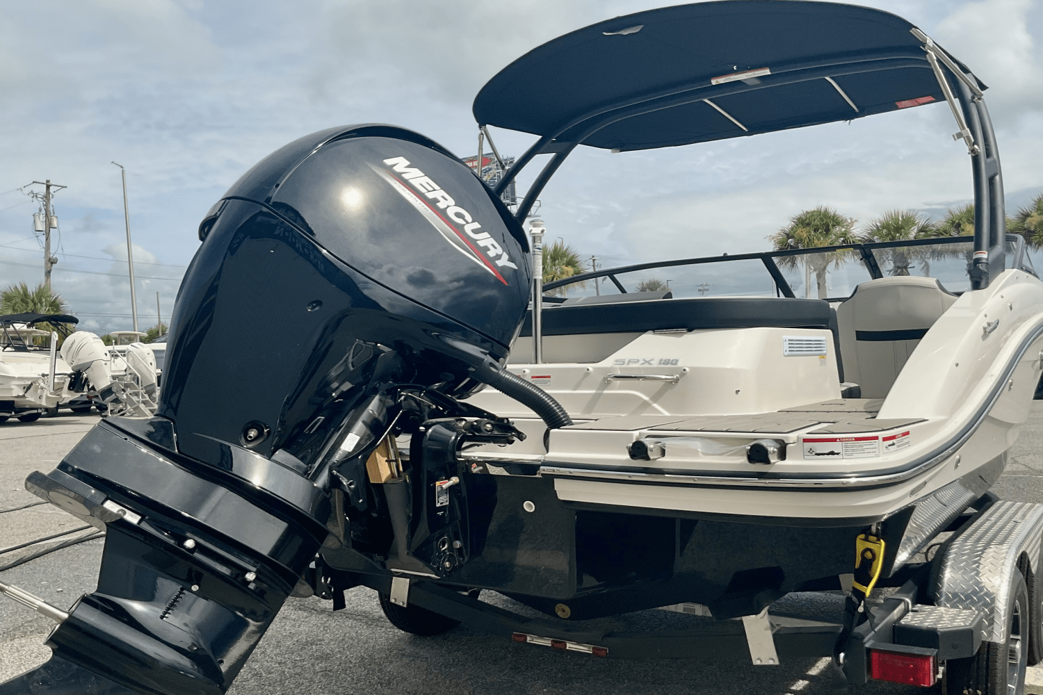 2025 Sea Ray SPX 190 Outboard Image Thumbnail #2