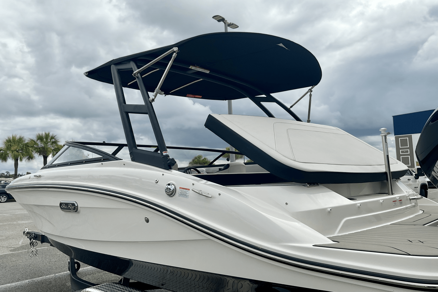 2025 Sea Ray SPX 190 Outboard Image Thumbnail #24