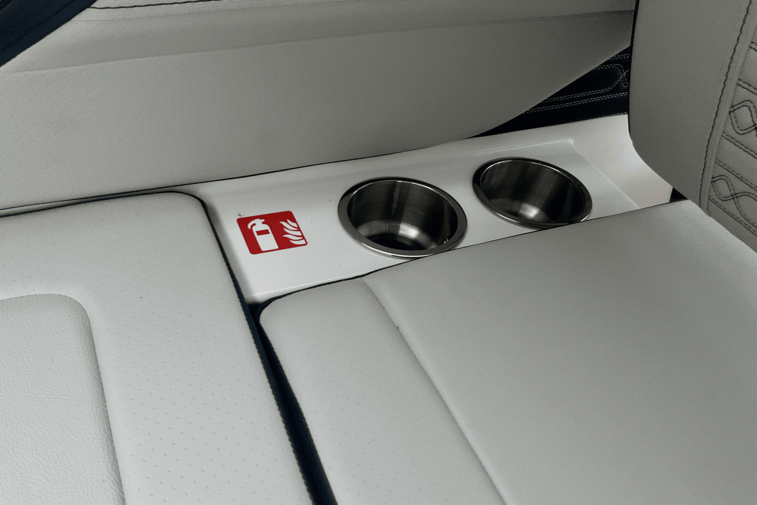 2025 Sea Ray SPX 190 Outboard Image Thumbnail #19