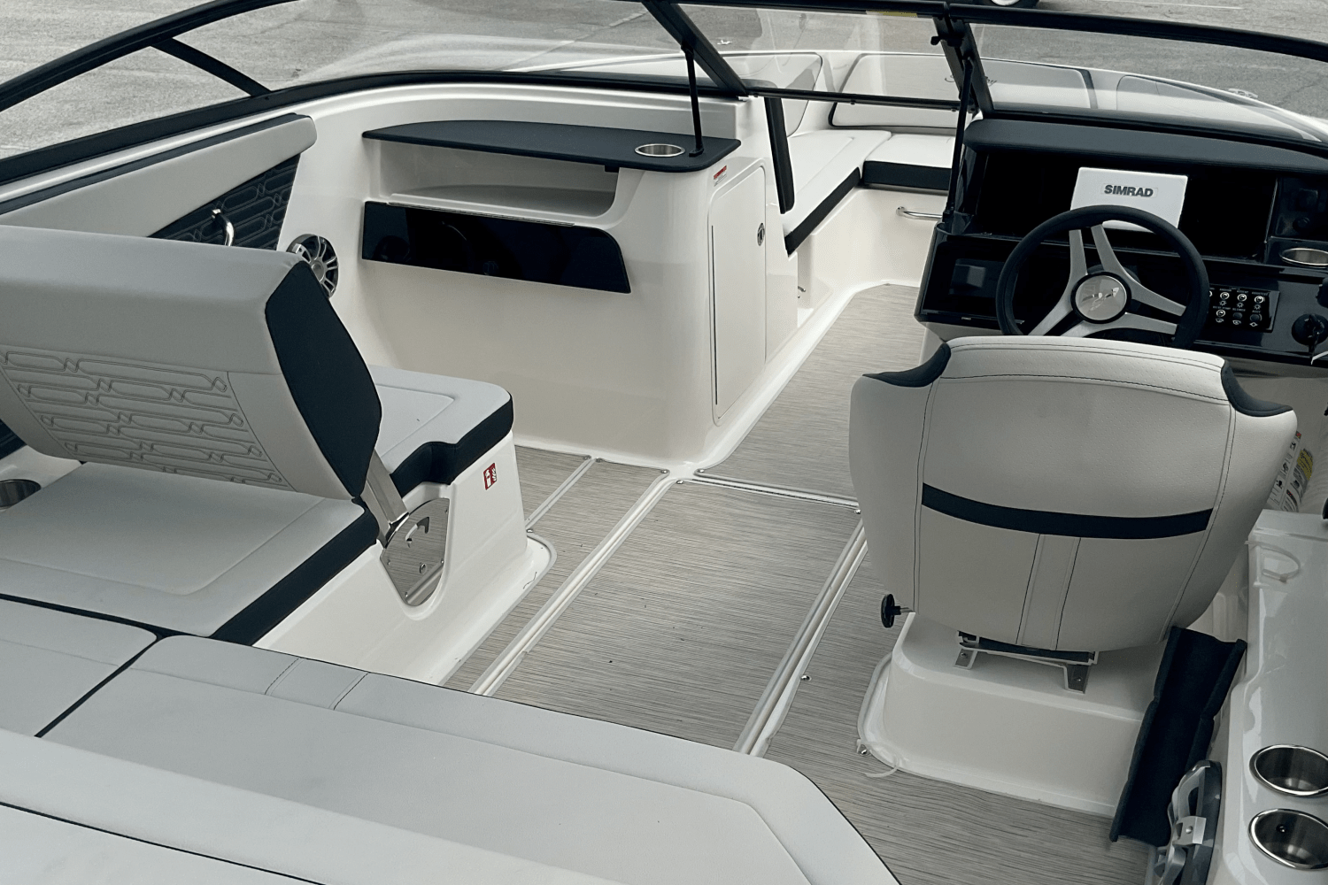 2025 Sea Ray SPX 190 Outboard Image Thumbnail #7