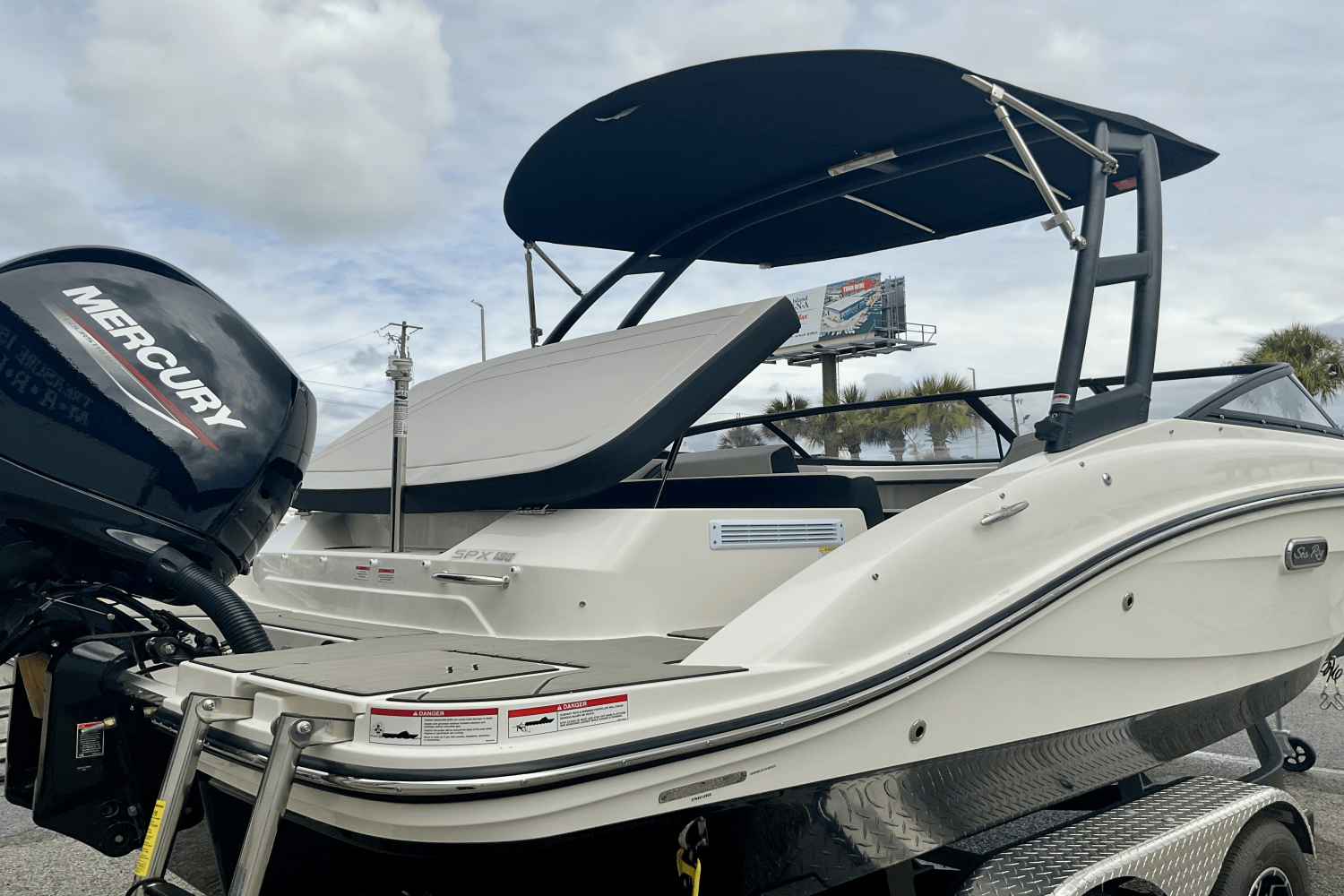 2025 Sea Ray SPX 190 Outboard Image Thumbnail #23