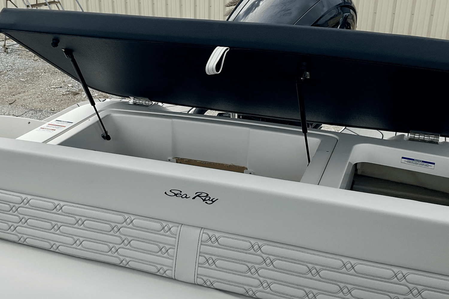 2025 Sea Ray SPX 190 Outboard Image Thumbnail #10