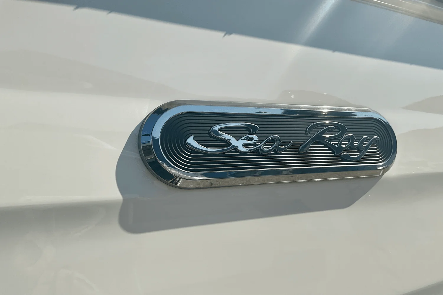 2025 Sea Ray SDX 250 Outboard Image Thumbnail #3