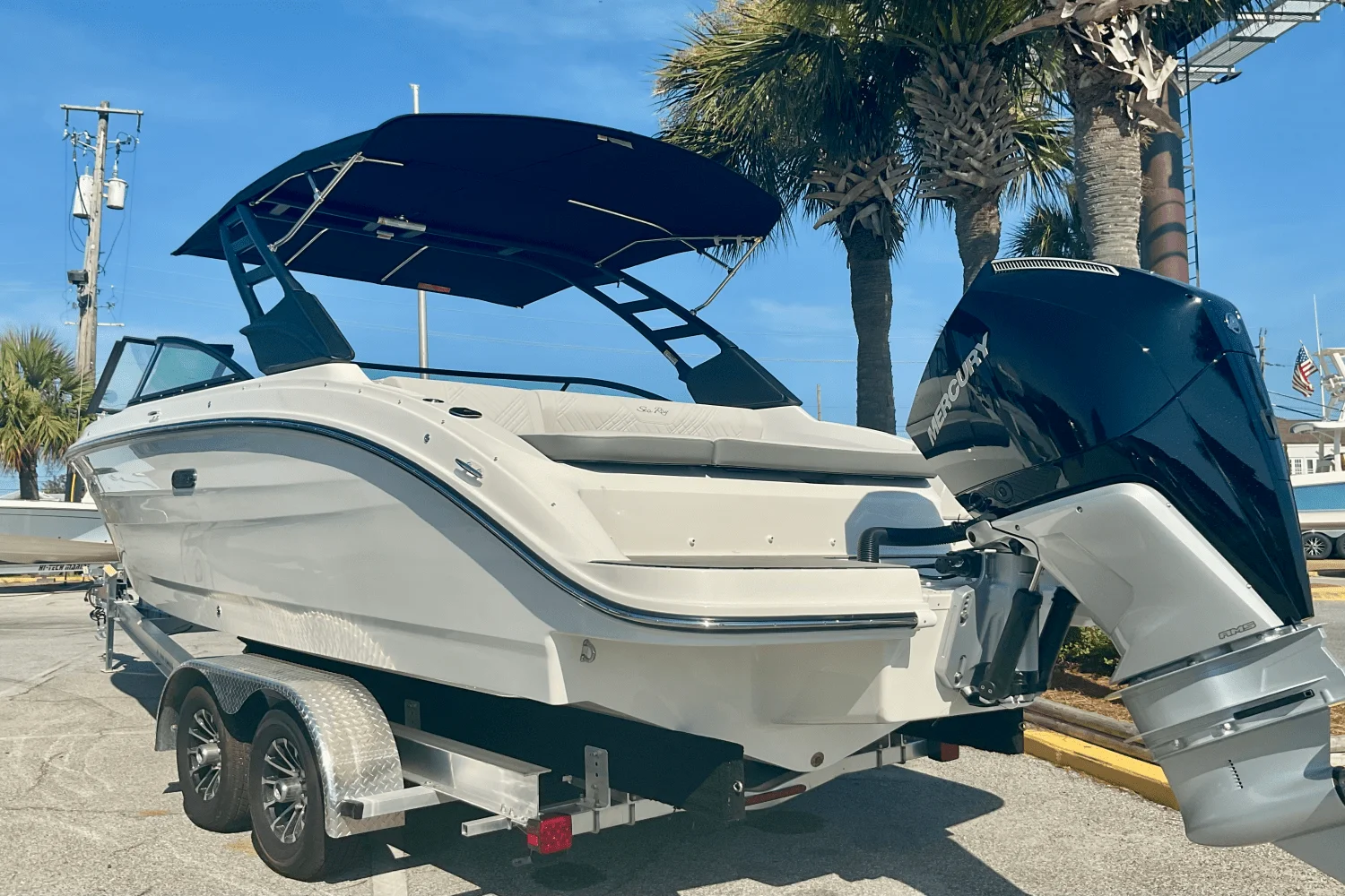 2025 Sea Ray SDX 250 Outboard Image Thumbnail #2