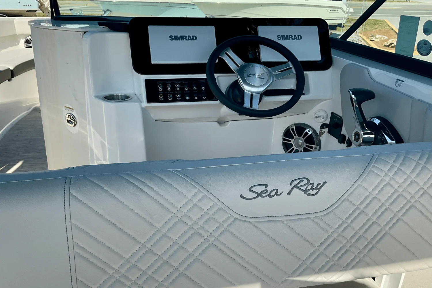 2025 Sea Ray SDX 250 Outboard Image Thumbnail #6