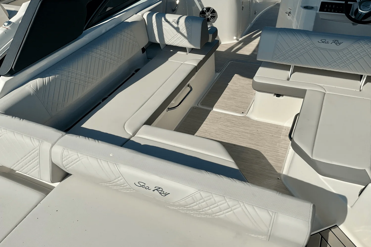 2025 Sea Ray SDX 250 Outboard Image Thumbnail #15