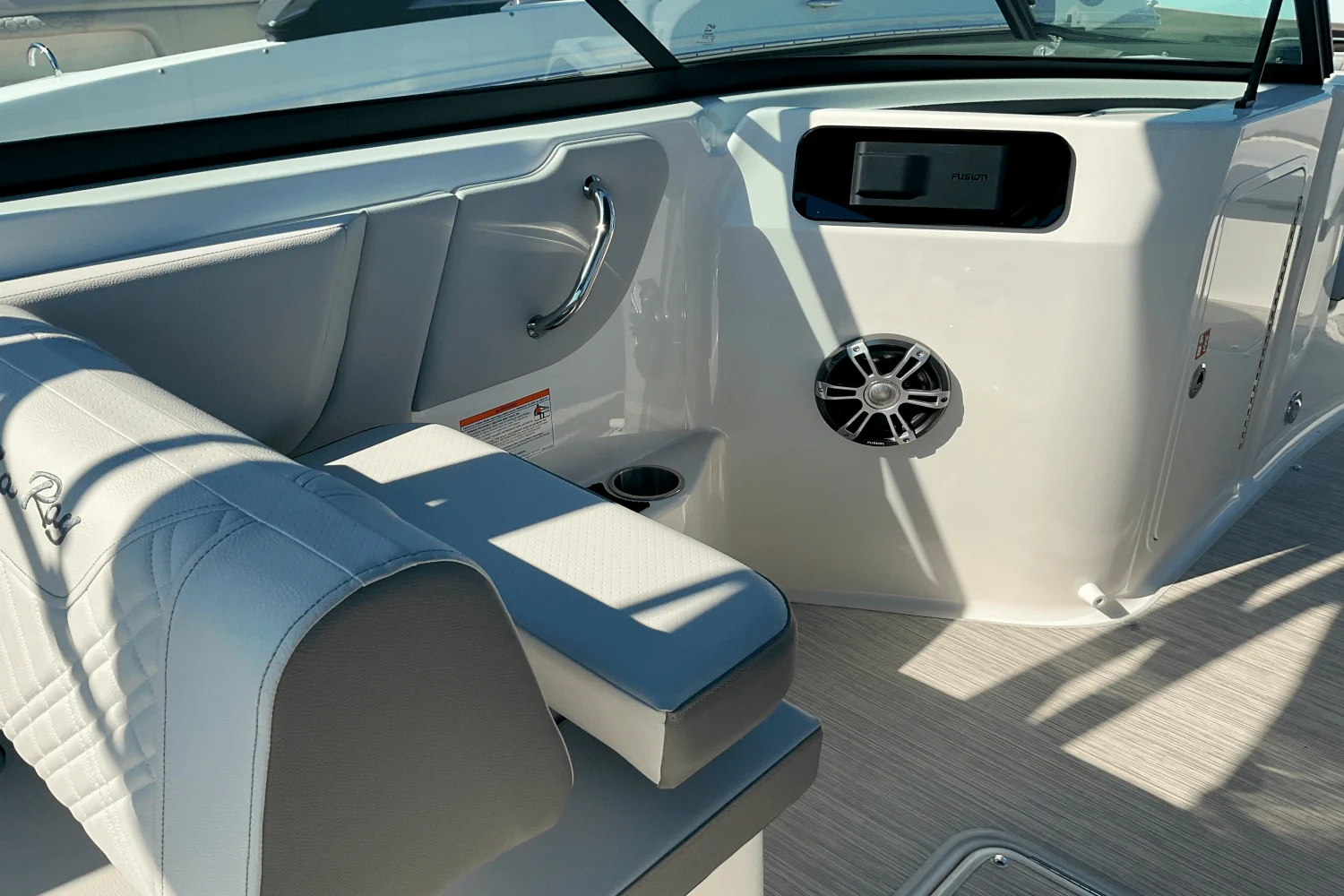 2025 Sea Ray SDX 250 Outboard Image Thumbnail #7