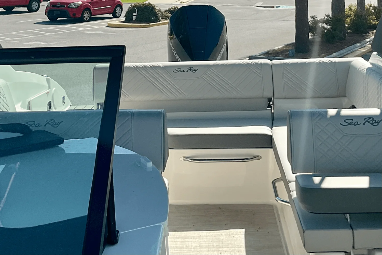 2025 Sea Ray SDX 250 Outboard Image Thumbnail #8