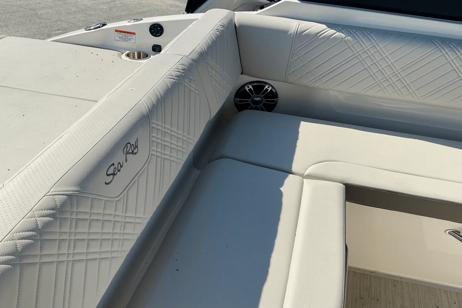 2025 Sea Ray SDX 250 Outboard Image Thumbnail #14