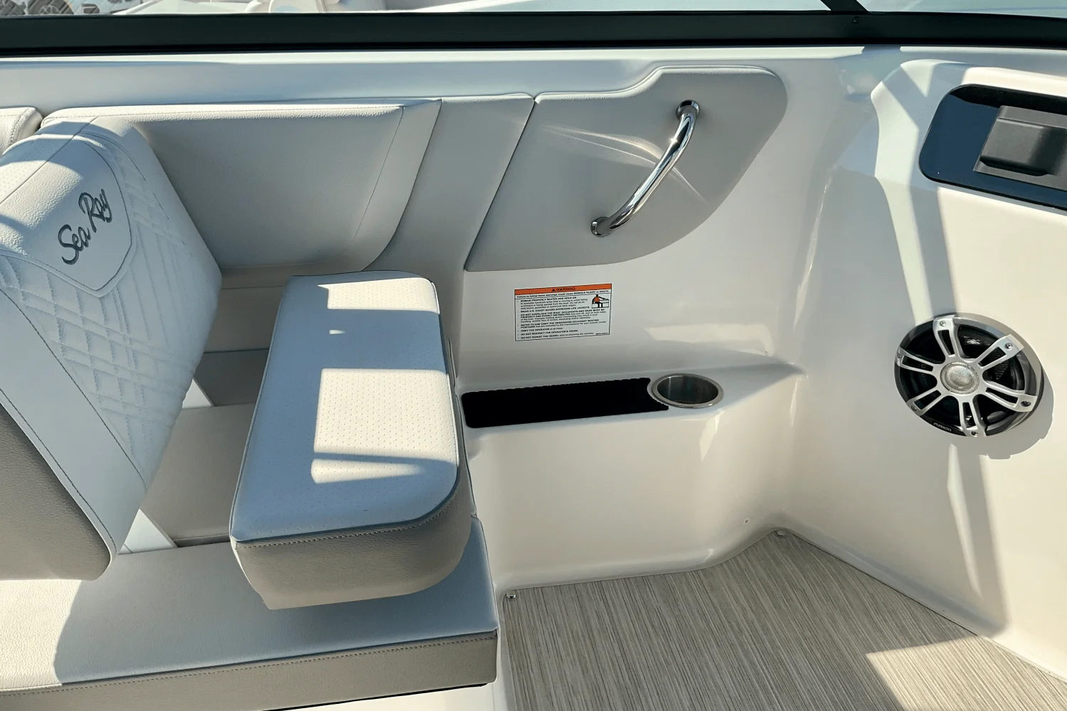 2025 Sea Ray SDX 250 Outboard Image Thumbnail #10