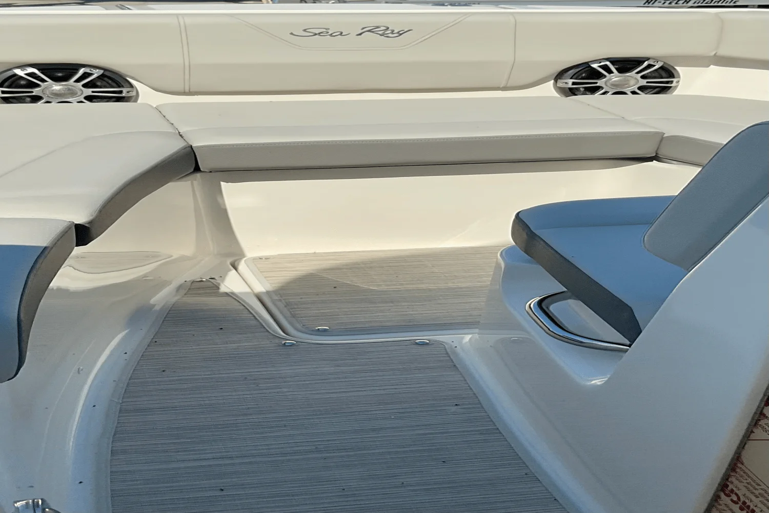 2025 Sea Ray SDX 250 Outboard Image Thumbnail #4