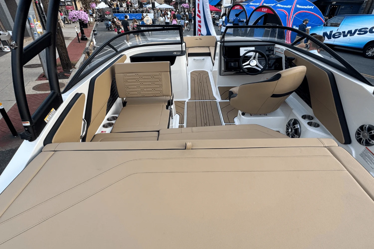 2025 Sea Ray SPX 190 Outboard Image Thumbnail #5