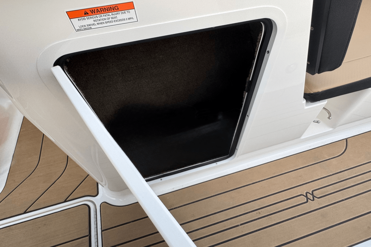 2025 Sea Ray SPX 190 Outboard Image Thumbnail #19