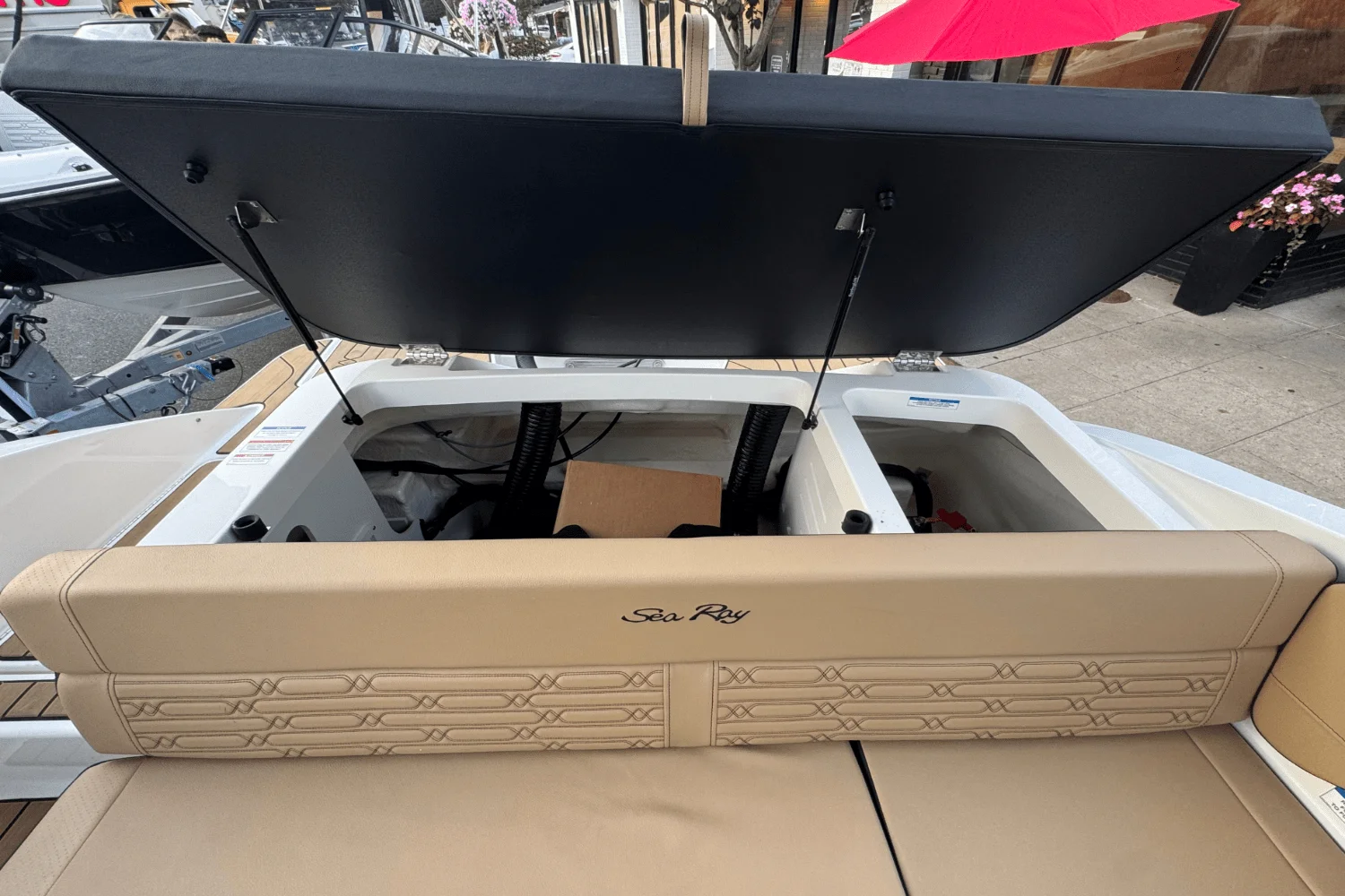 2025 Sea Ray SPX 190 Outboard Image Thumbnail #7