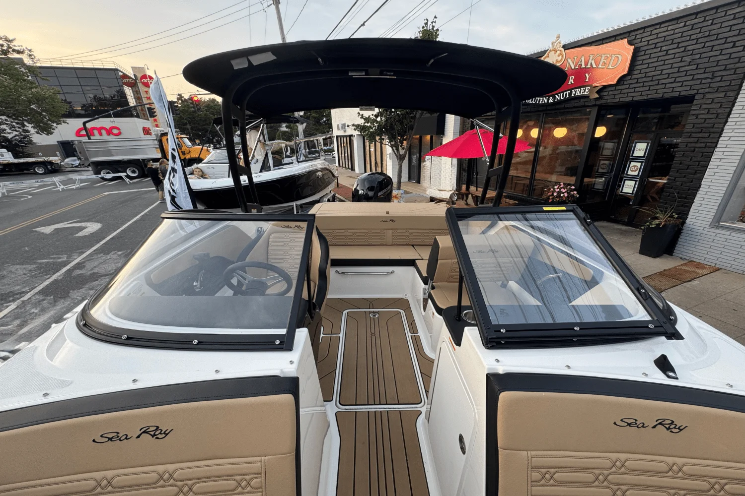 2025 Sea Ray SPX 190 Outboard Image Thumbnail #24