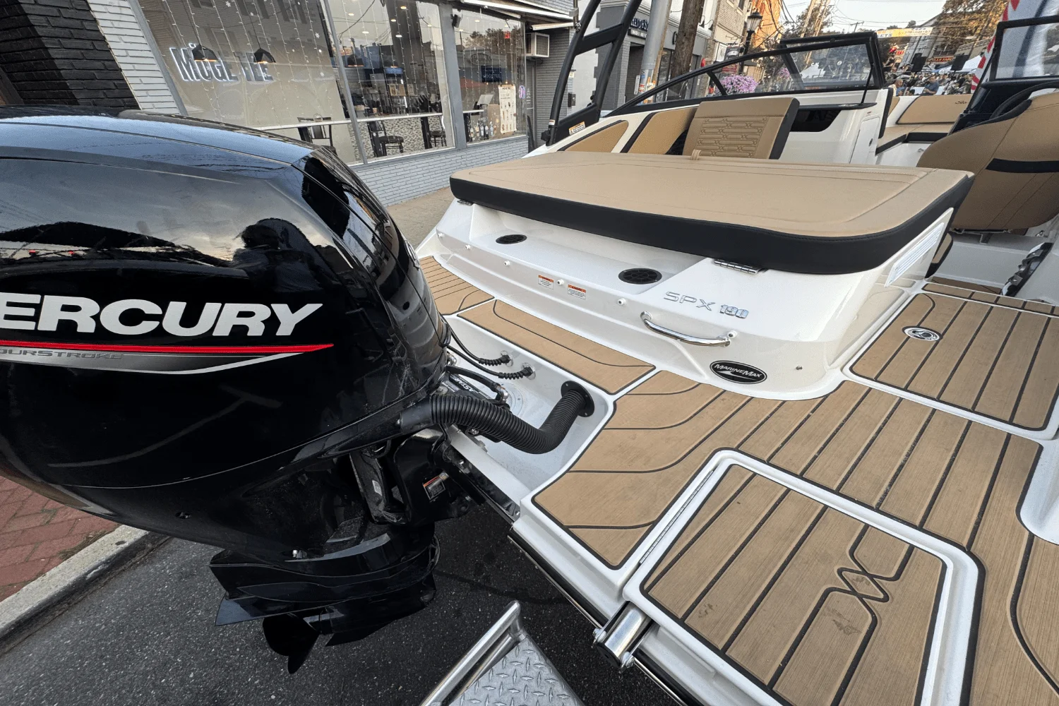 2025 Sea Ray SPX 190 Outboard Image Thumbnail #2