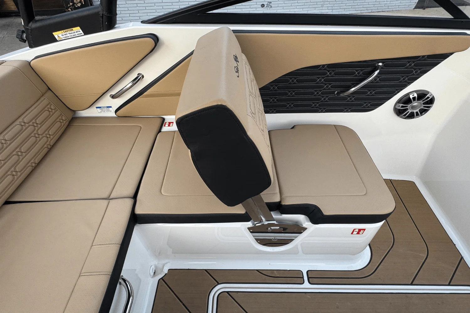 2025 Sea Ray SPX 190 Outboard Image Thumbnail #11