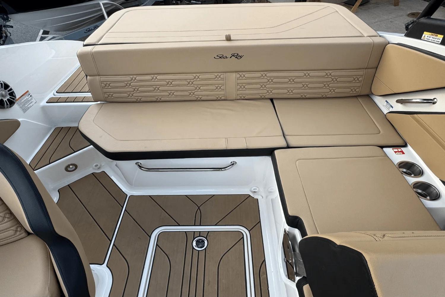 2025 Sea Ray SPX 190 Outboard Image Thumbnail #8