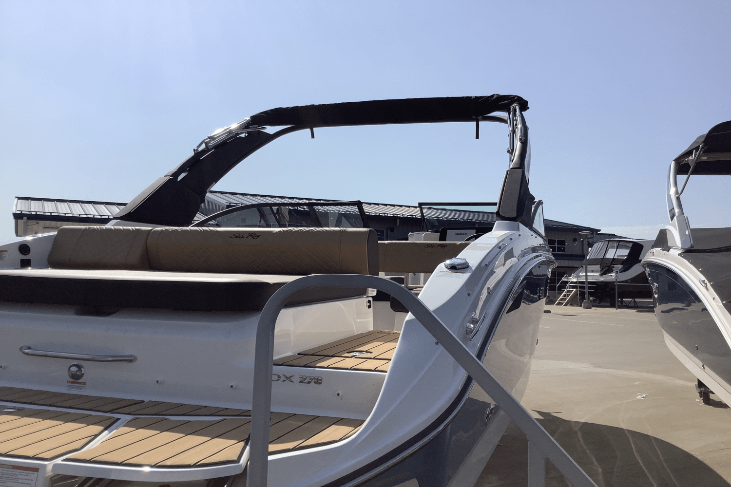 2025 Sea Ray SDX 270 Image Thumbnail #3