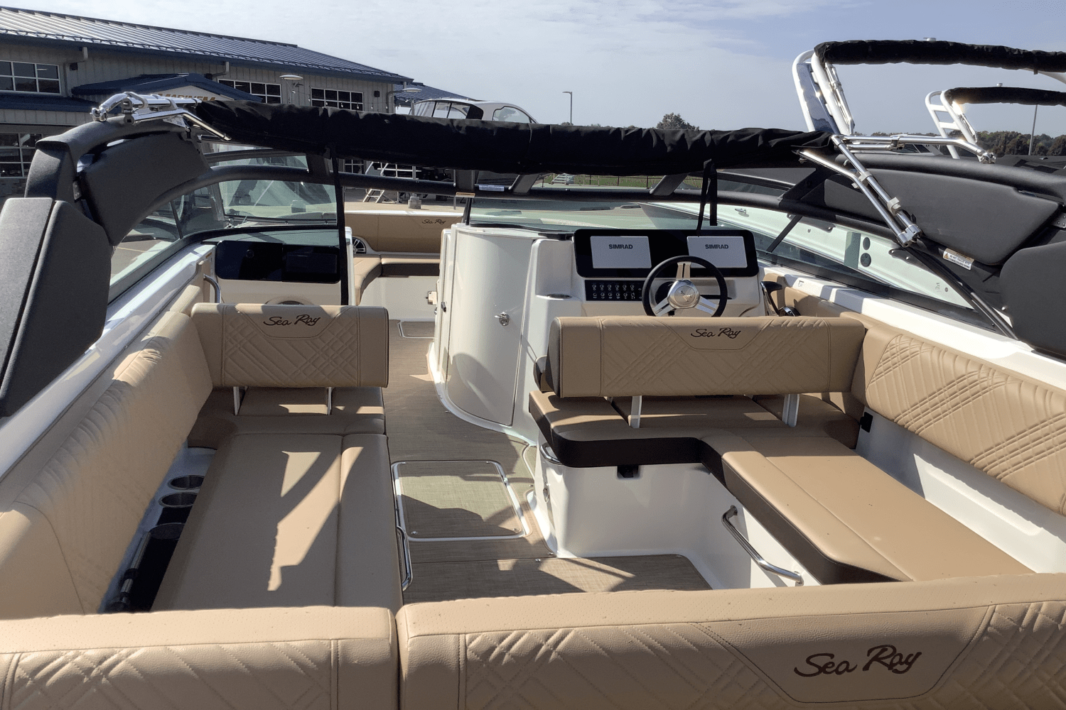2025 Sea Ray SDX 270 Image Thumbnail #7