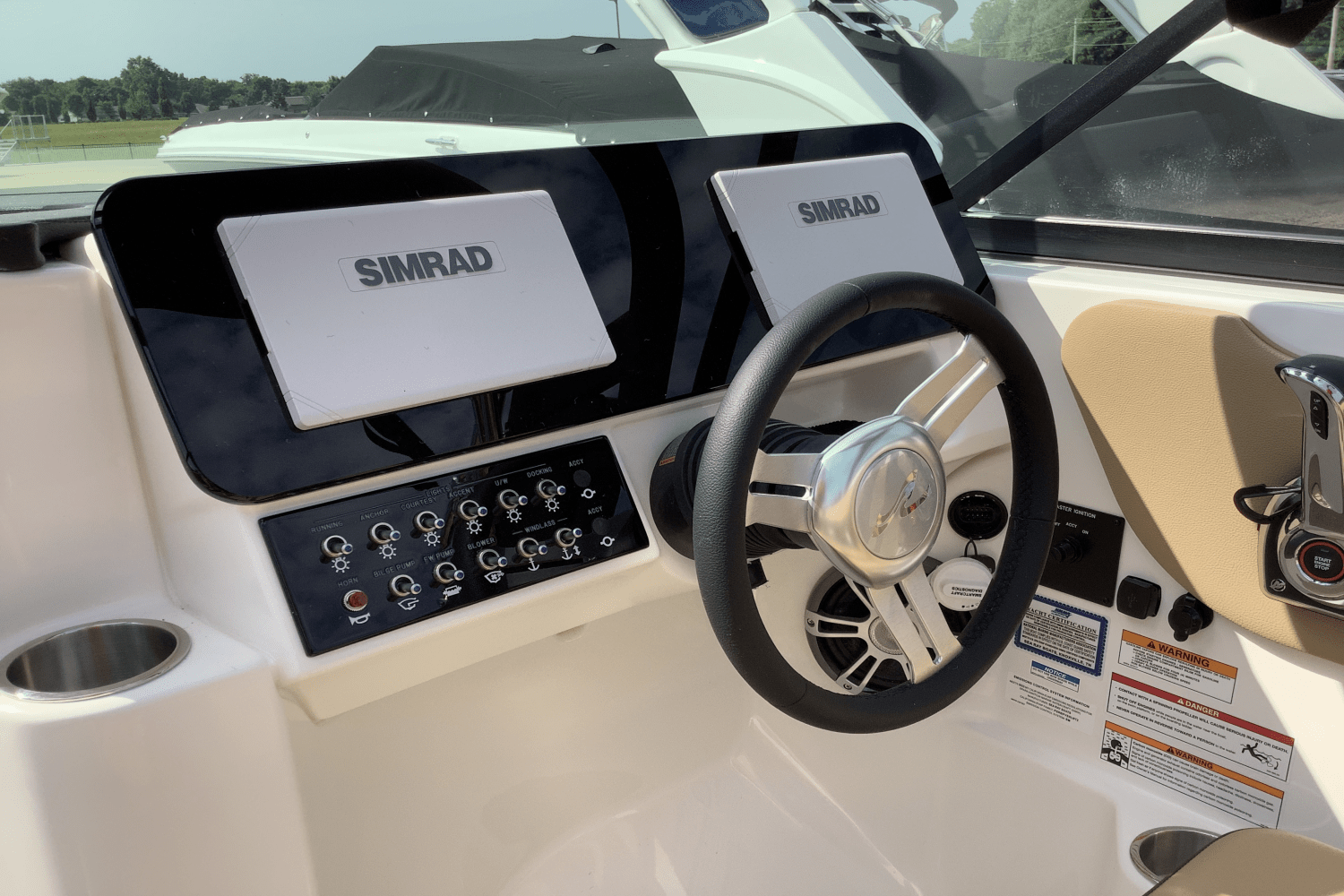 2025 Sea Ray SDX 270 Image Thumbnail #16