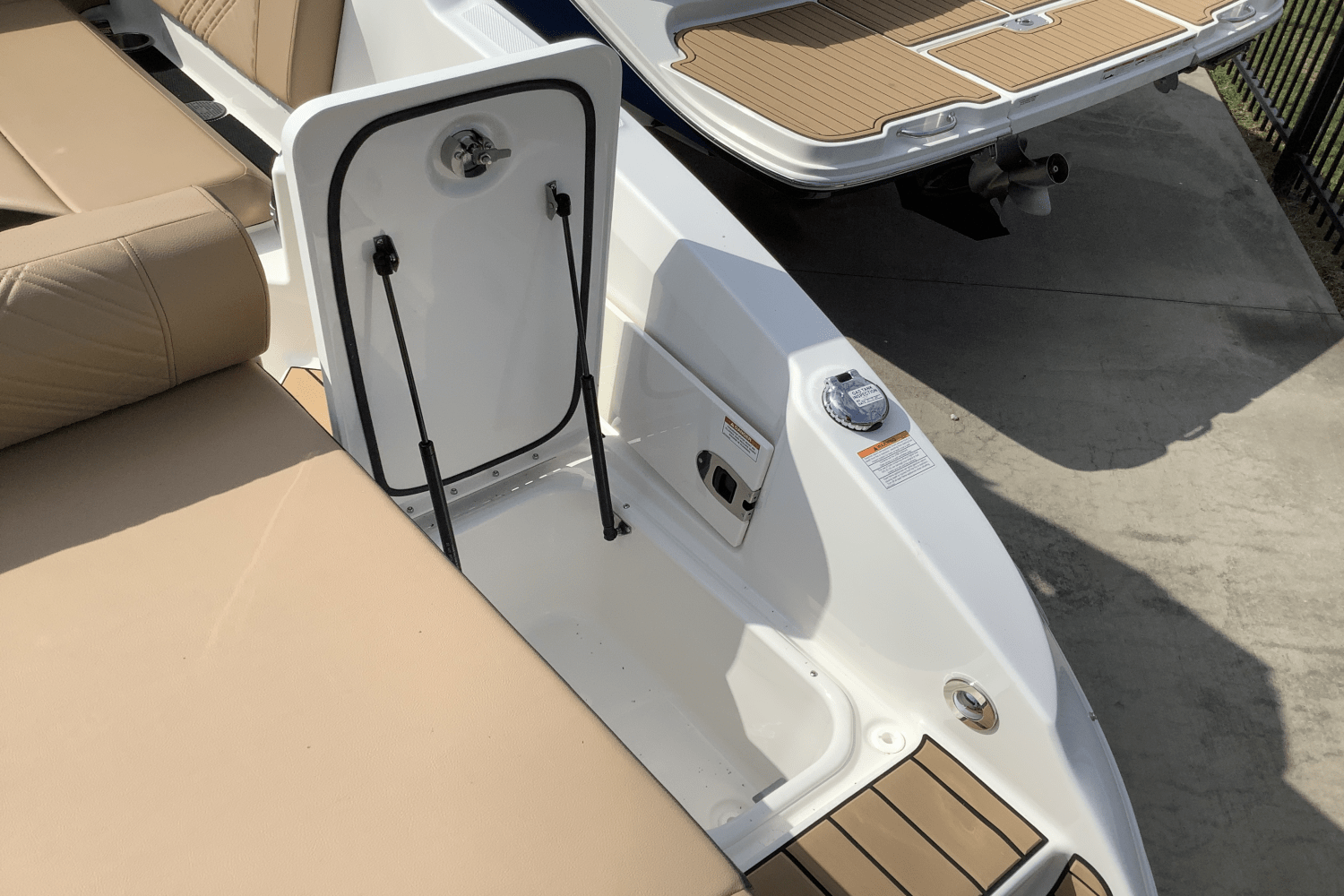 2025 Sea Ray SDX 270 Image Thumbnail #9
