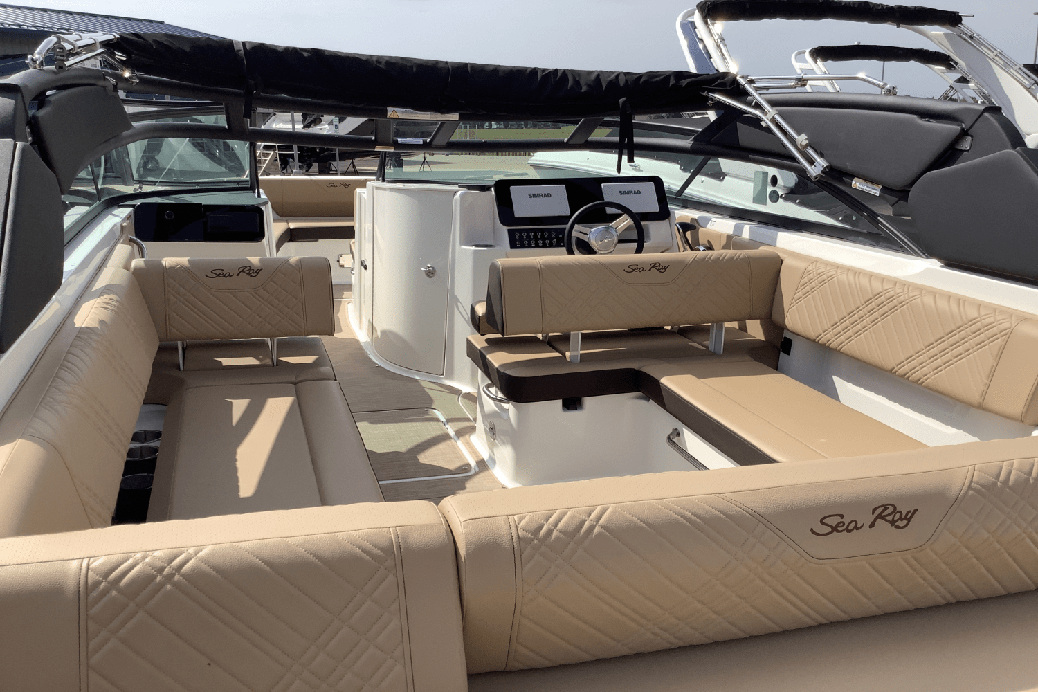 2025 Sea Ray SDX 270 Image Thumbnail #8