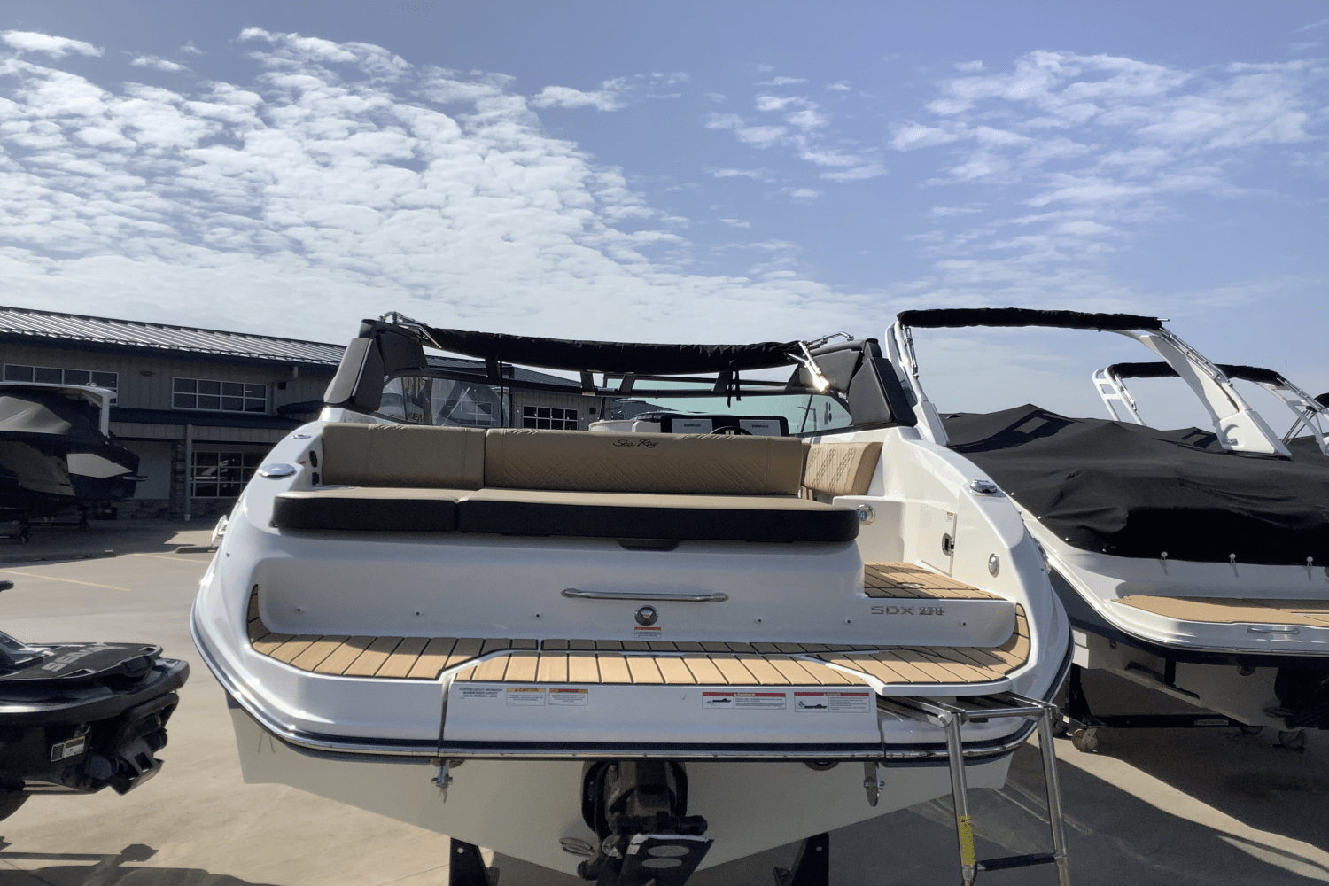 2025 Sea Ray SDX 270 Image Thumbnail #4