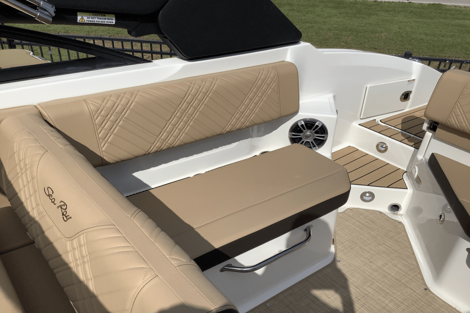 2025 Sea Ray SDX 270 Image Thumbnail #12